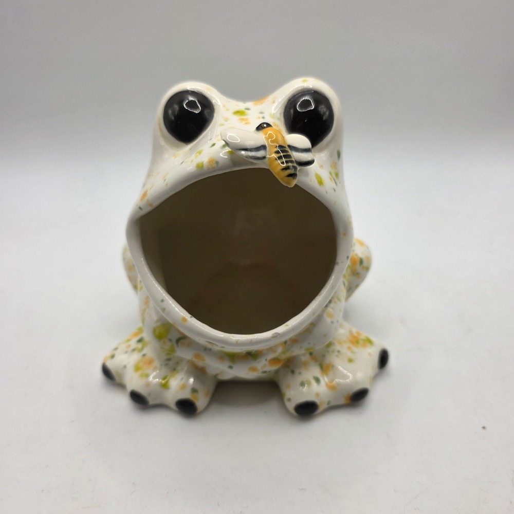 Vtg 1986 Ceramic Frog Sponge Holder Rare Bee Figurine Spotted Yellow Green 4.75"